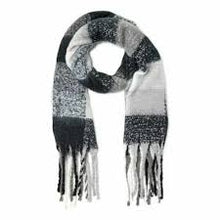 Load image into Gallery viewer, Time and Tru Women&#39;s Blanket Scarf
