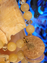 Load image into Gallery viewer, Yellow Glass Bead Shell Charm Bracelet
